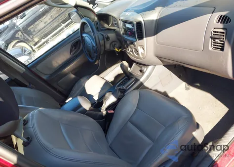 2005 Ford Escape Xlt z USA, uszkodzony, nr VIN 1FMYU93165DA14870